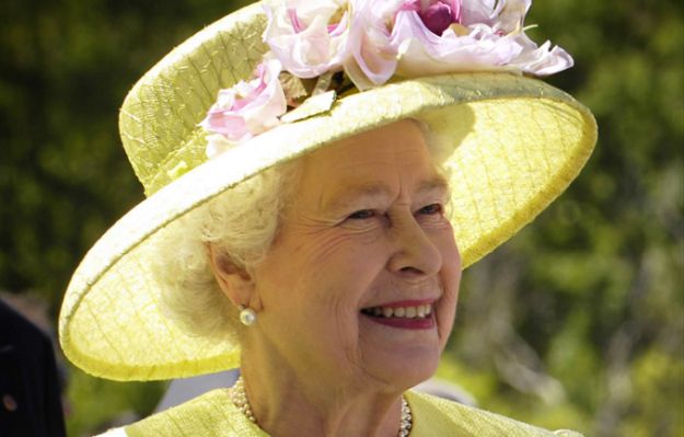 Królowa Elżbieta poszukuje specjalisty ds. social media oraz wizerunku… internetowego