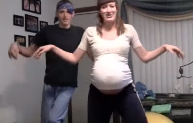 To nagranie kobiety tańczącej w bliźniaczej ciąży podbija internet. Zobaczcie sami dlaczego