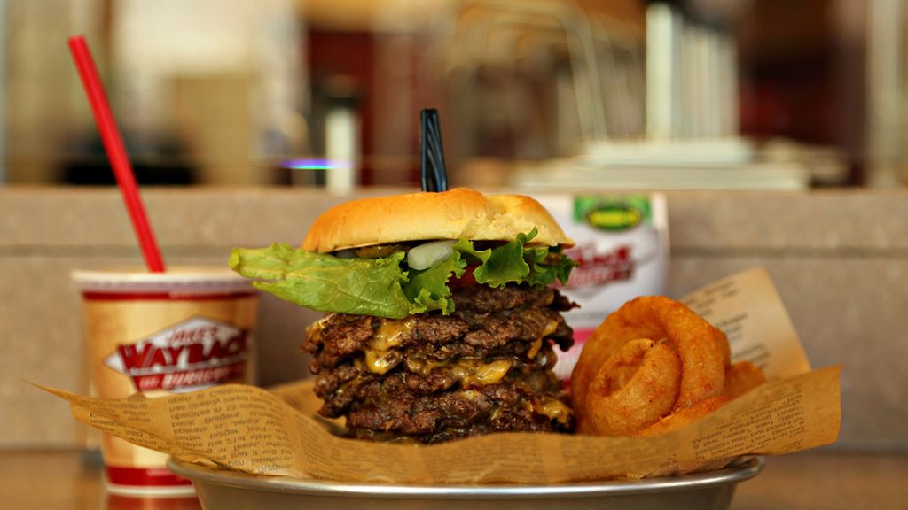 Potrójny cheeseburger