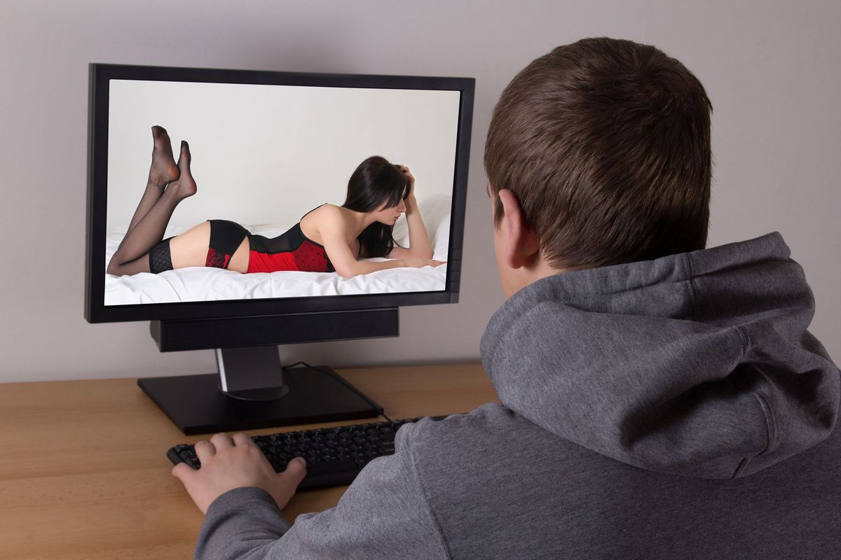 Twój partner ogląda filmy pornograficzne? To może odbić się na twoim zdrowiu