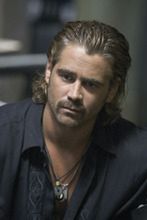 Colin Farrell cofa czas