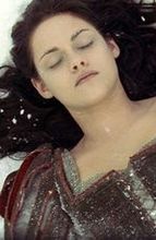 ''Snow White and the Huntsman'': Florence oddycha życiem