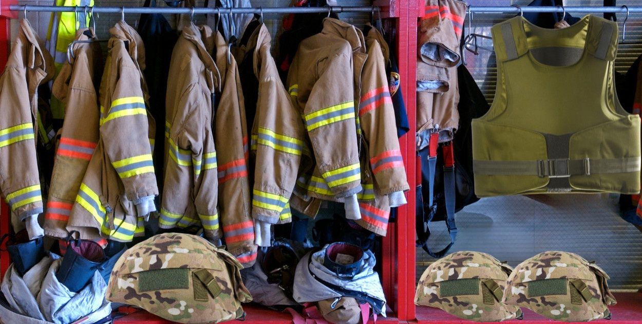 Nowe zakupy PSP w całym kraju. Hełmy kuloodporne dla strażaków