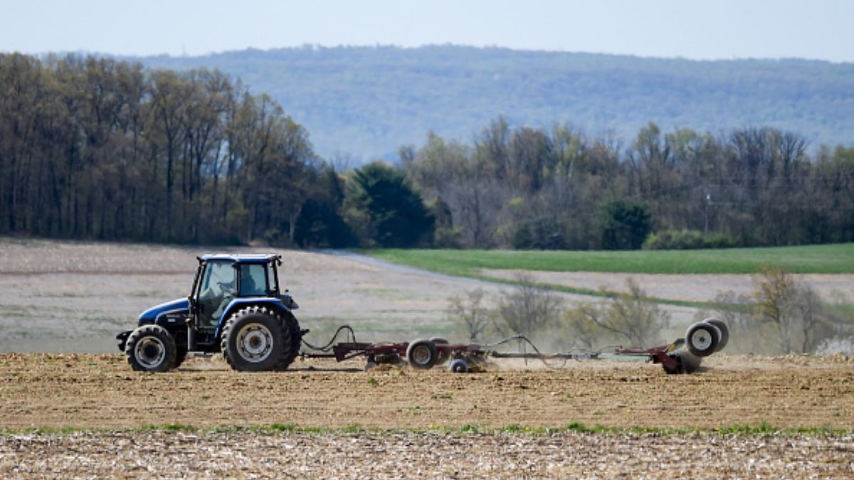 Do nieszczęśliwego wypadku doszło w trakcie prac polowych (zdjęcie ilustracyjne) 