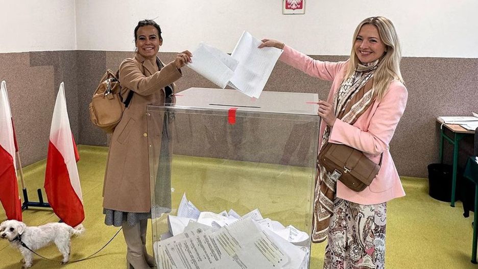 Anna Mucha i Barbara Kurdej-Szatan głosują
