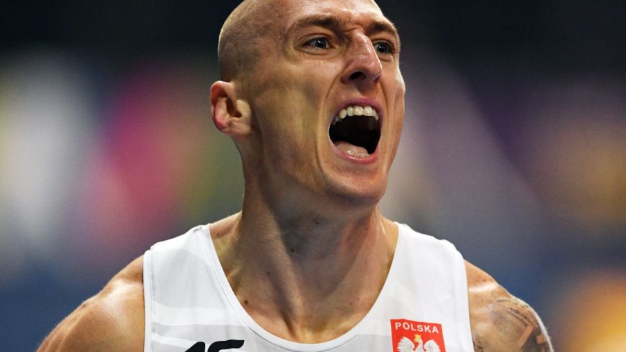 PAP/EPA / FACUNDO ARRIZABALAGA / Na zdjęciu: Jakub Krzewina