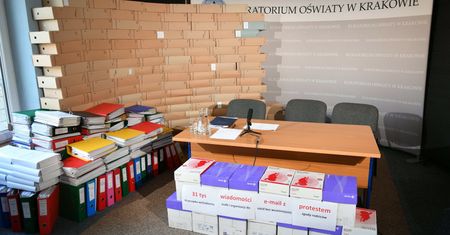Kontrola w kuratorium Barbary Nowak. Miały być skargi, były puste kartony
