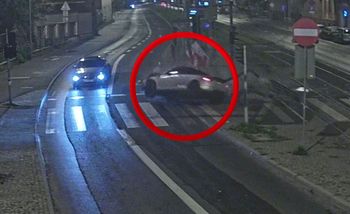 Uderzyła w przystanek i uciekła. Szybka akcja policji w Poznaniu