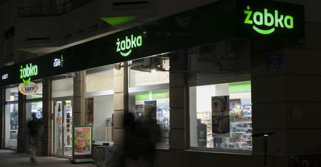 Awantura w Żabce. Musieli uciekać ze sklepu. Jest wyrok
