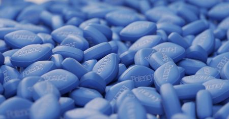 Viagra a choroba Alzheimera. Naukowcy o zaskakującym wpływie niebieskiej tabletki