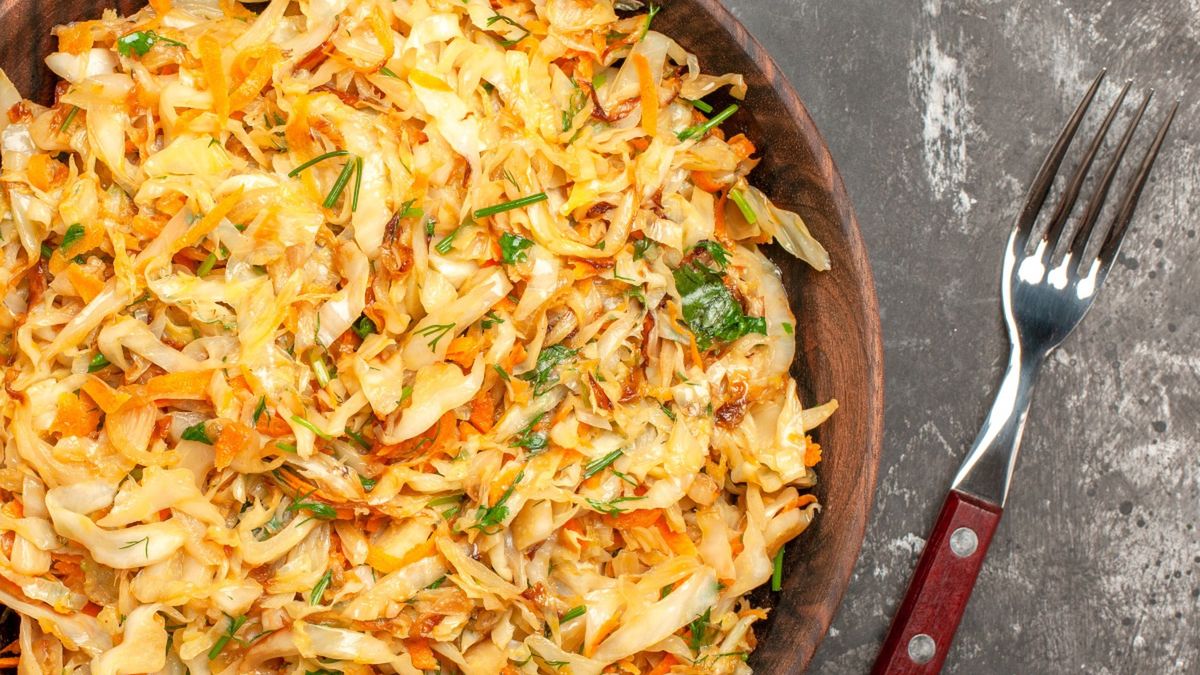 Surówka z białek kapusty z marchewką