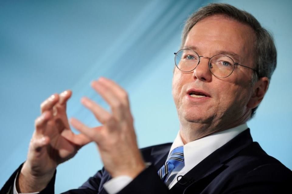 Eric Schmidt o IT w Europie: mniej regulacji, więcej ryzyka. W Google uważają inaczej