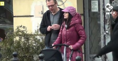 Kołakowska z synem w wózku!