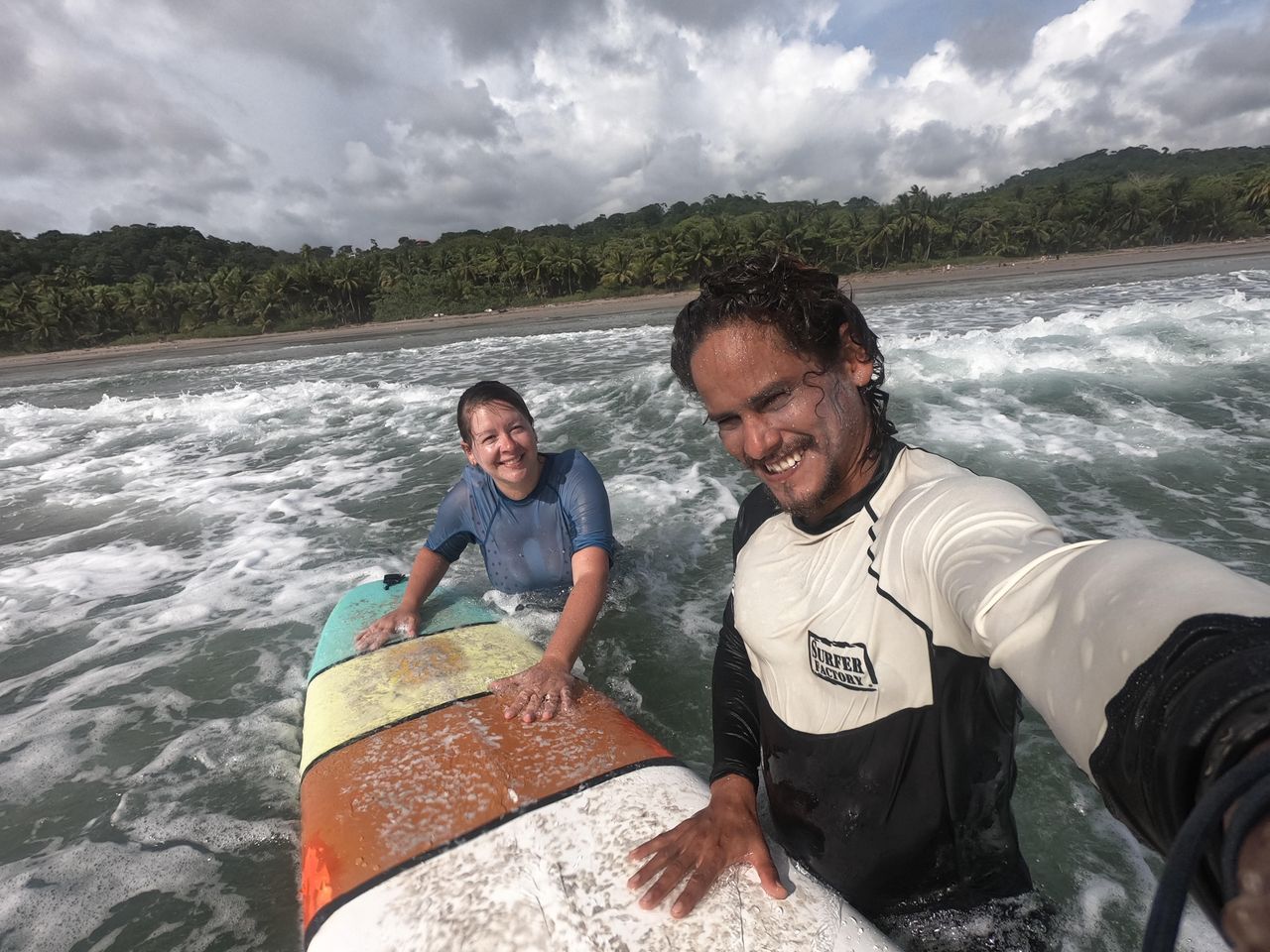 Surfing w okolicy Playa Hermosa