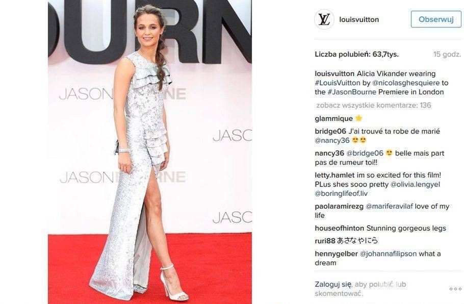 Kreacja: Louis Vuitton. Alicia Vikander na premierze filmu "Jason Bourne" w Londynie