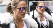 J.Lo nawet w dresie wygląda jak królowa wybiegu. Płaszczyk zabójczy, ale to torebka jest prawdziwym hitem!
