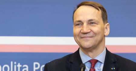 Mniej lokali wyborczych za granicą na eurowybory? MSZ zabiera głos
