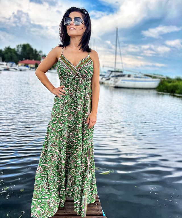 Katarzyna Cichopek na wypoczynek nad jeziorem wybrała zieloną sukienkę