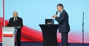 Sejf na konferencji Prawa i Sprawiedliwości. Błaszczak pokazał, co jest w środku