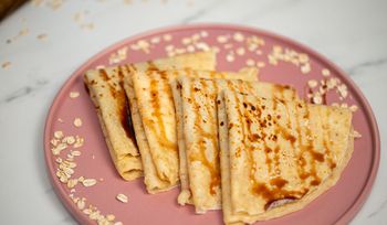 Do naleśników nie dodaję ani grama mąki pszennej. Robię je w mgnieniu oka z czegoś innego