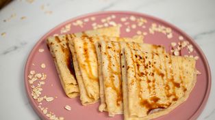 Do naleśników nie dodaję ani grama mąki pszennej. Robię je w mgnieniu oka z czegoś innego