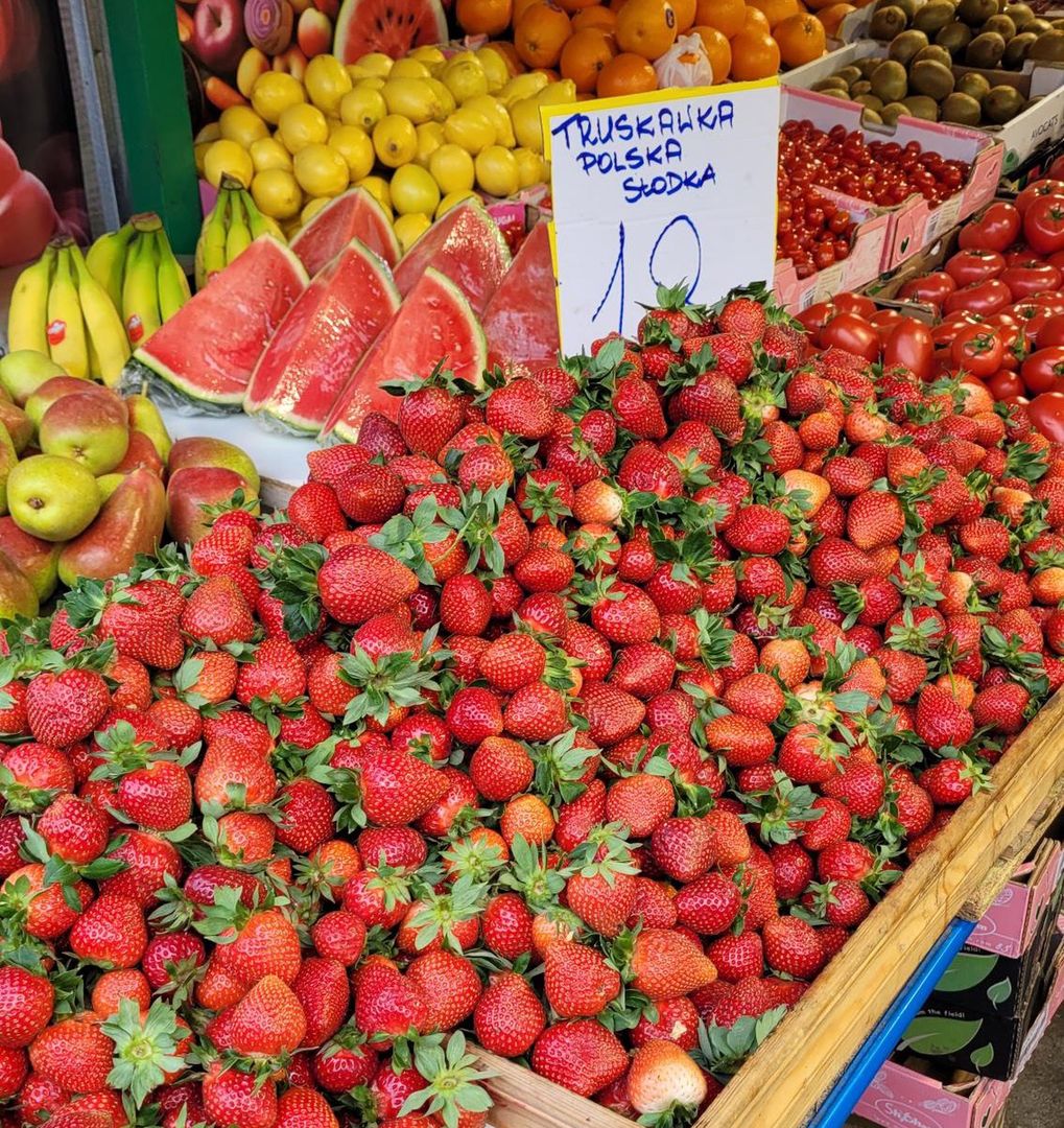Truskawki za.... 18 złotych/kg.