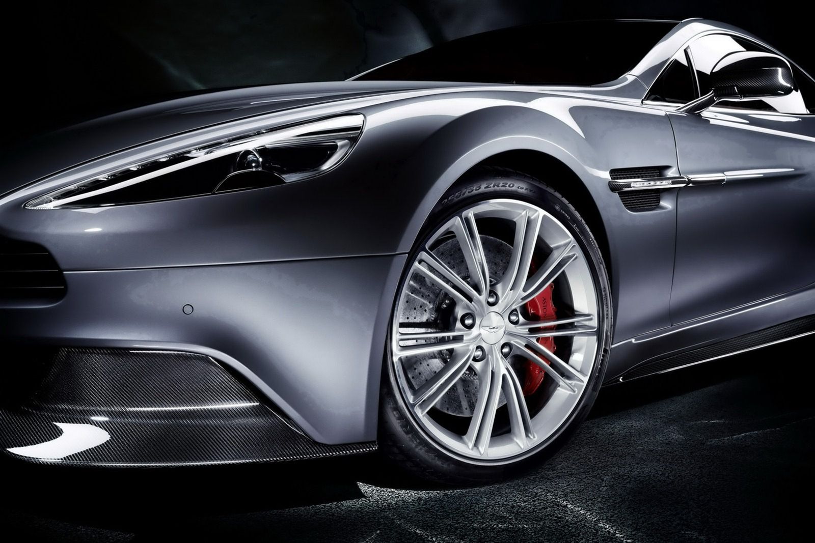 2013 Aston Martin Vanquish - uczta dla oczu [galeria] 28
