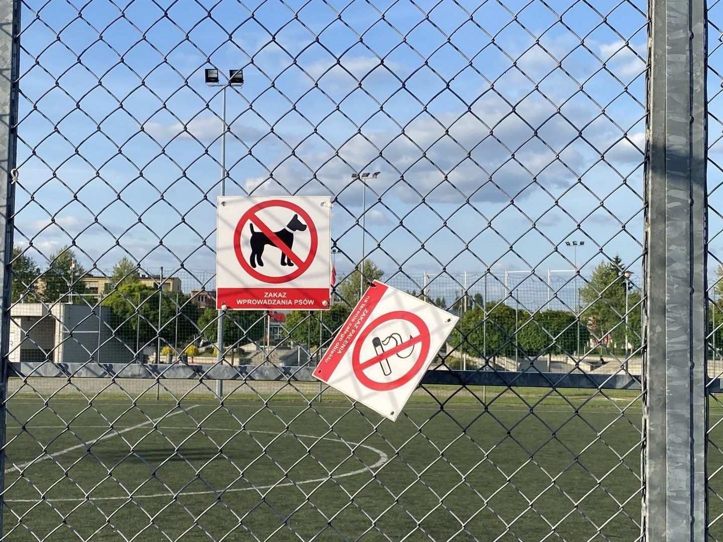 Boisko przy „dziewiątce&#34; przejdzie gruntowną modernizację. Część pieniędzy dołoży Ministerstwo Sportu i Turystyki