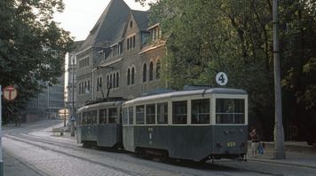 Była wyjątkowo popularna, więc... zniknęła na kilka lat. Nietypowa historia linii numer 4