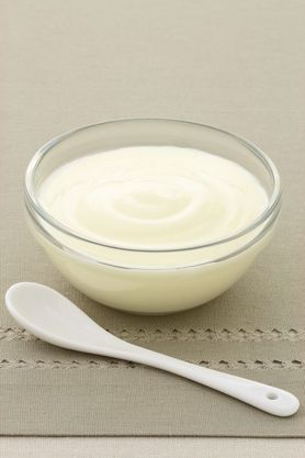 Jogurt waniliowy o obniżonej zawartości tłuszczu (11 g białka w 225 g)
