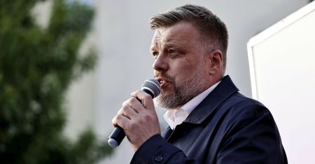 Nawrocki zapowiedział pozew. Zandberg: Takie zarzuty nie mogą czekać