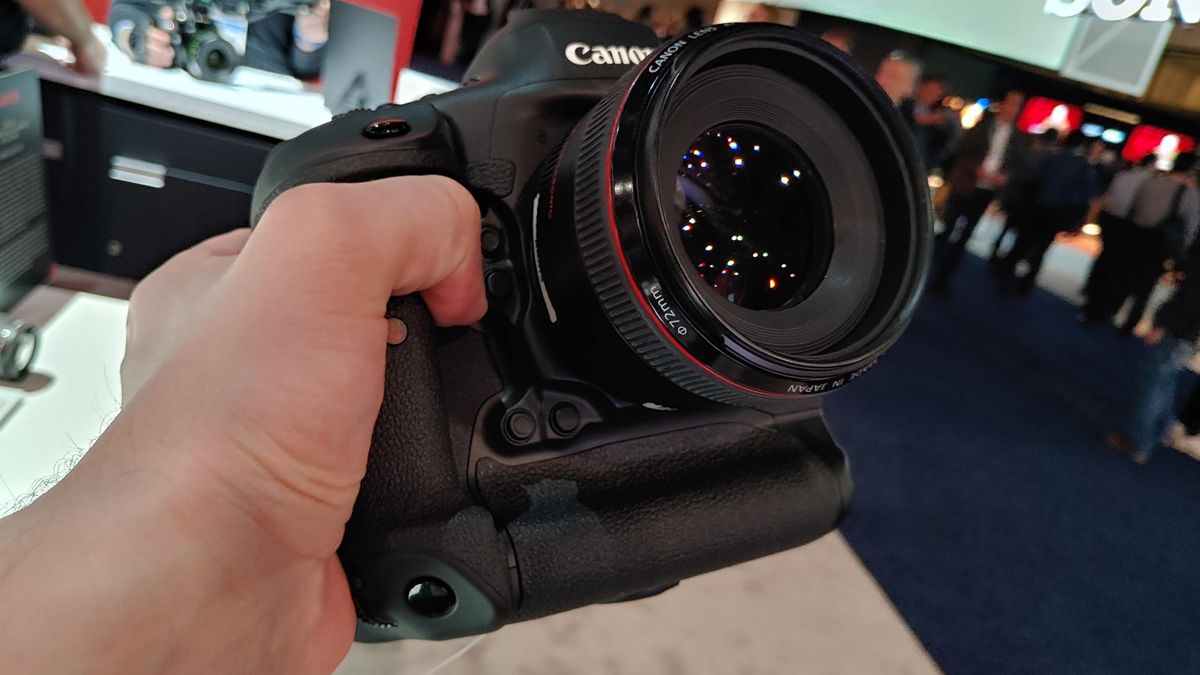 CES 2020: Zdjęcia z premier Nikona i Canona prosto z Las Vegas 1