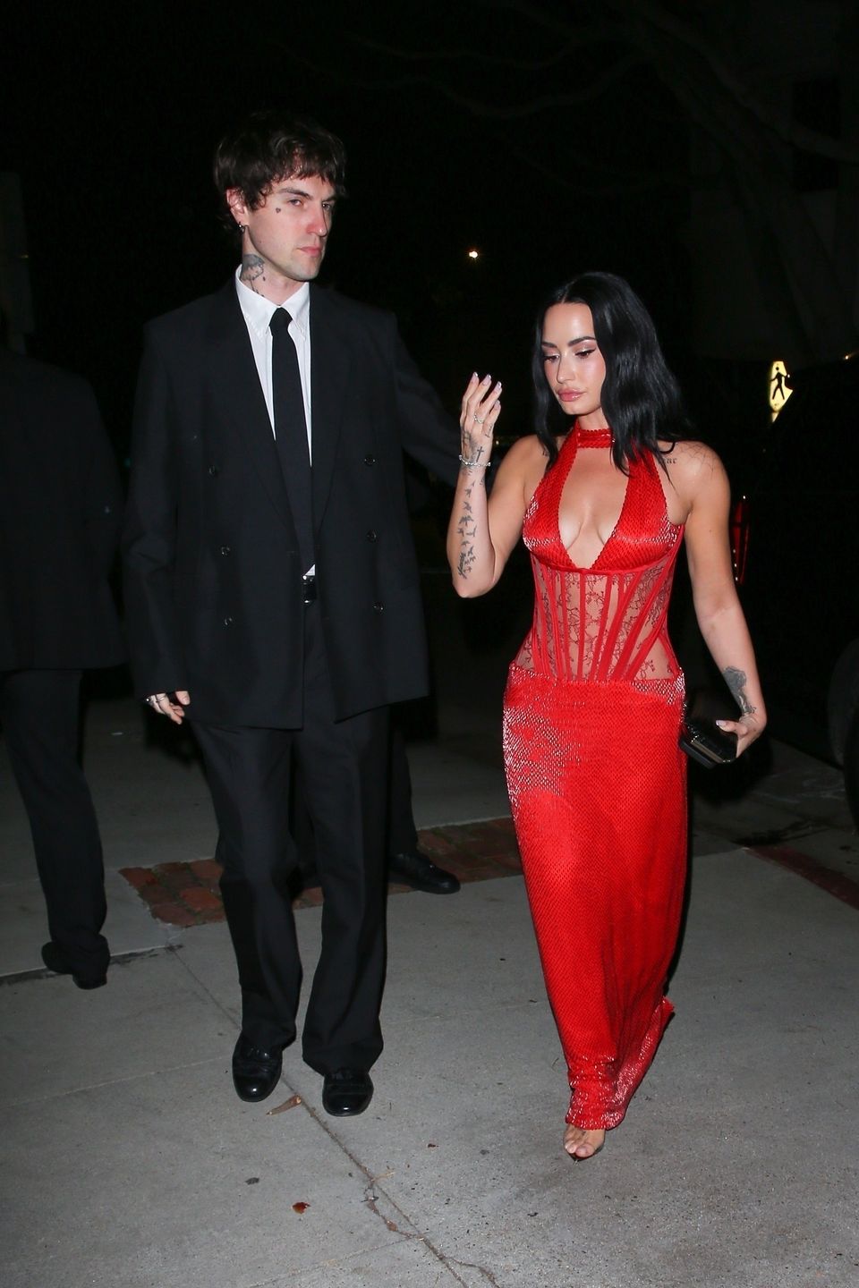 Demi Lovato w drodze na świąteczną imprezę