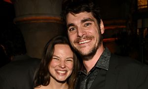 RJ Mitte rok temu oświadczył się ukochanej. Kim jest narzeczona aktora, z którą był związany przez pięć lat?