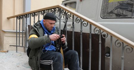 Wojna w Ukrainie: Ukraińska agencja stockowa udostępnia setki zdjęć z inwazji