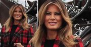 Melania Trump poczuła już święta! W płaszczyku w kratkę i seksownych kozaczkach wygląda jak pomocnica Świętego Mikołaja!