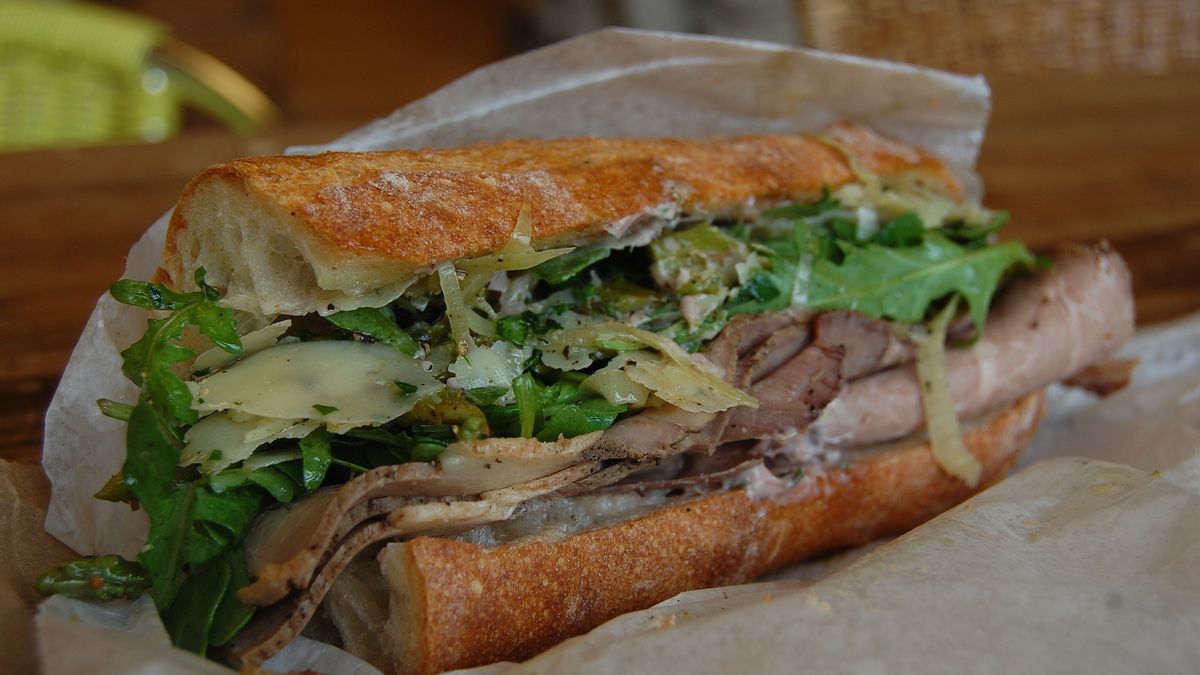 Kanapka z pieczoną wołowiną