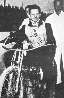 Stefan Smołka. Czwórkami do Nieba szli herosi minionych dni (felieton)