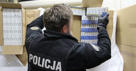 Mega fabryka podrabianych papierosów