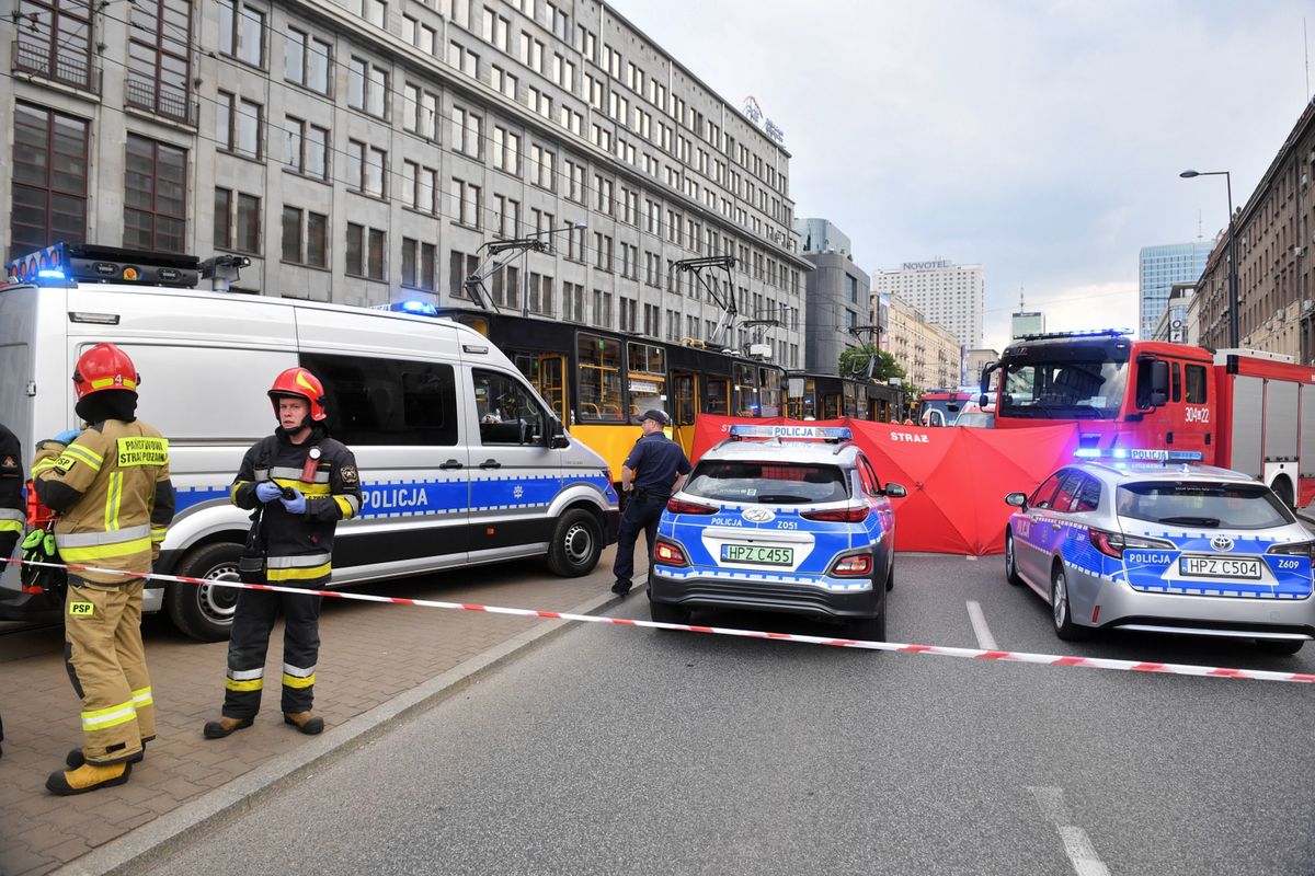 Paraliż w centrum Warszawy. Nastolatka potrącona przez tramwaj  