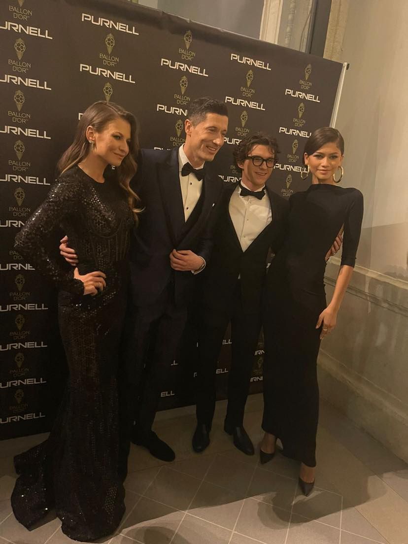  Lewandowscy pozują do zdjęcia z Zendayą i Tomem Hollandem 