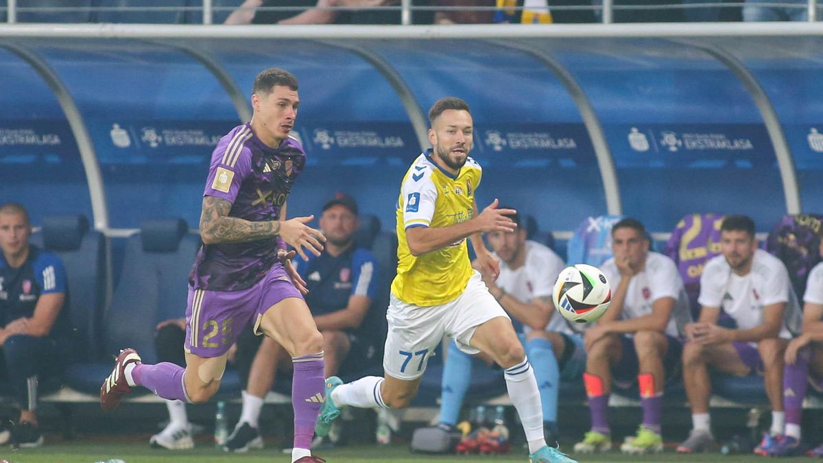 PAP / Wojciech Szubartowski / Na zdjęciu: Bogdan Racovitan zerwał więzadła krzyżowe w kolanie