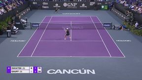 Iga Świątek pokonała Coco Gauff! Zobacz skrót meczu WTA Finals (WIDEO)