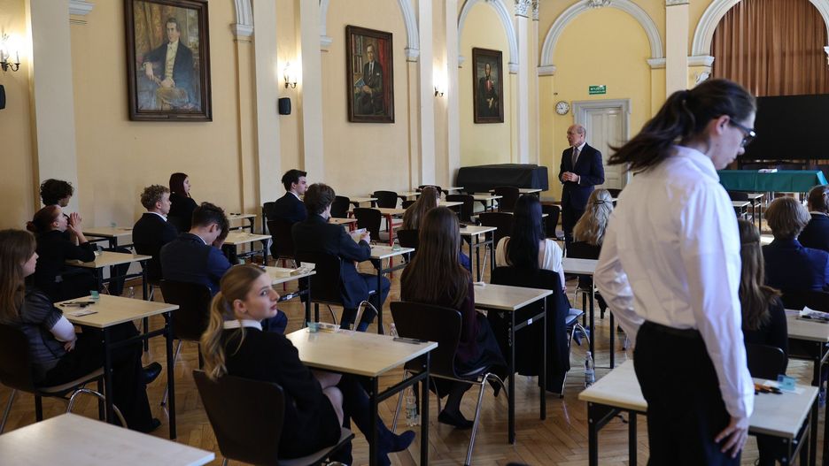 Matura rozszerzona z chemii 2025. Jakie były zadania? Co mówią uczniowie?