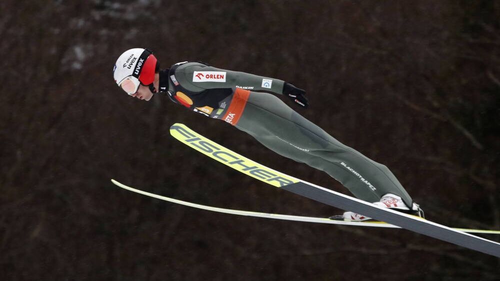 FIS Ski Jumping World Cup in Planica
epa11996609 Kamil Stoch of Poland in action during the Men's Team Flying Hill HS 240 competition at the FIS Ski Jumping World Cup in Planica, Slovenia, 29 March 2025.  EPA/ANTONIO BAT 
Dostawca: PAP/EPA.
ANTONIO BAT
airborne