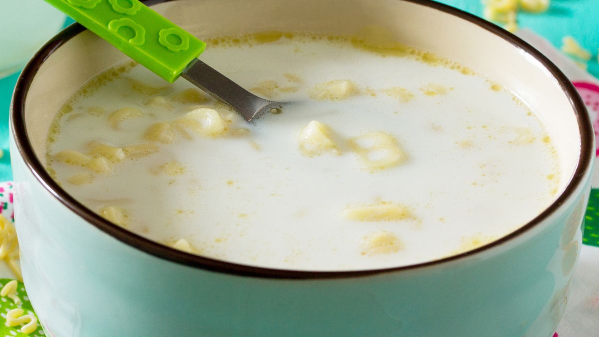 Zupa mleczna z zacierkami była hitem PRL-u