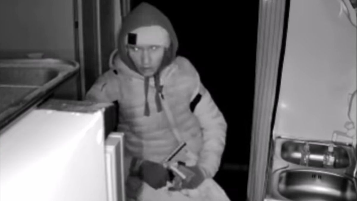 Policja próbuje ustalić tożsamość tego mężczyzny.