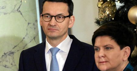 Mateusz Morawiecki obiecał 20 mln zł. Zwolnił ministrów i się przeliczył
