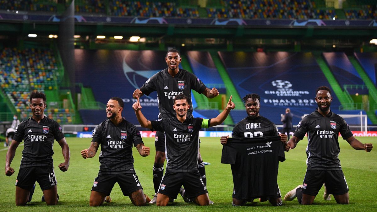 Zdjęcie okładkowe artykułu: PAP/EPA / Franck Fife / Na zdjęciu: radość piłkarzy Olympique Lyon