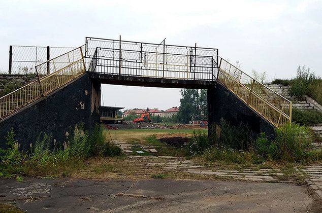 Zdjęcie z rozbiórki stadionu przy ul. Narutowicza w Bytomiu. Fot. Daniel Lekszycki